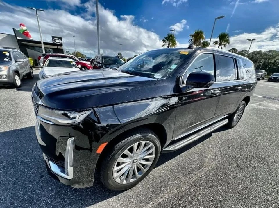 2022 Cadillac Escalade 5th Gen - Image 11 of 14