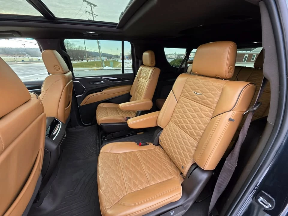 2022 Cadillac Escalade 5th Gen - Image 10 of 12