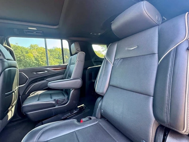 2022 Cadillac Escalade 5th Gen - Image 10 of 12