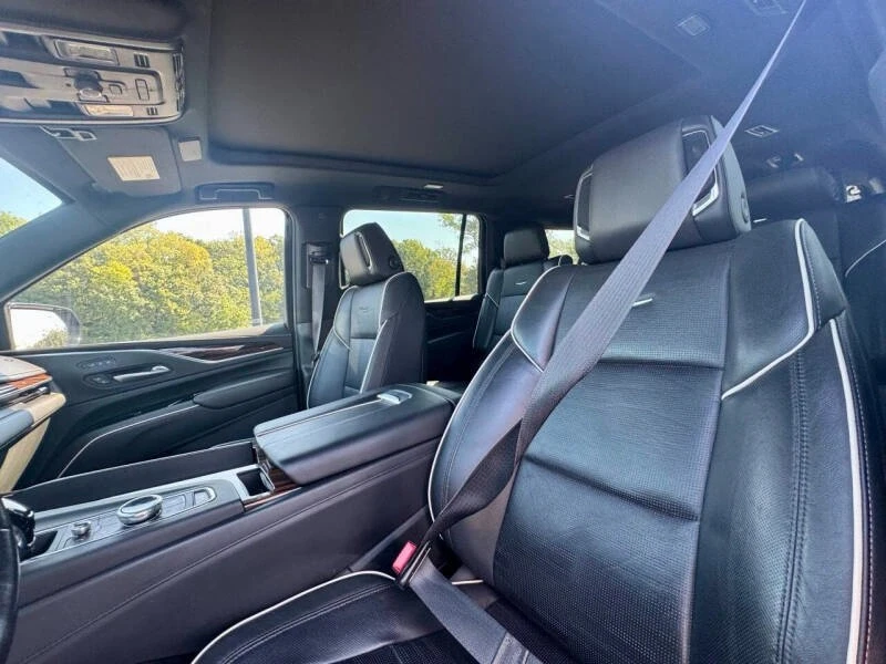 2022 Cadillac Escalade 5th Gen - Image 8 of 12