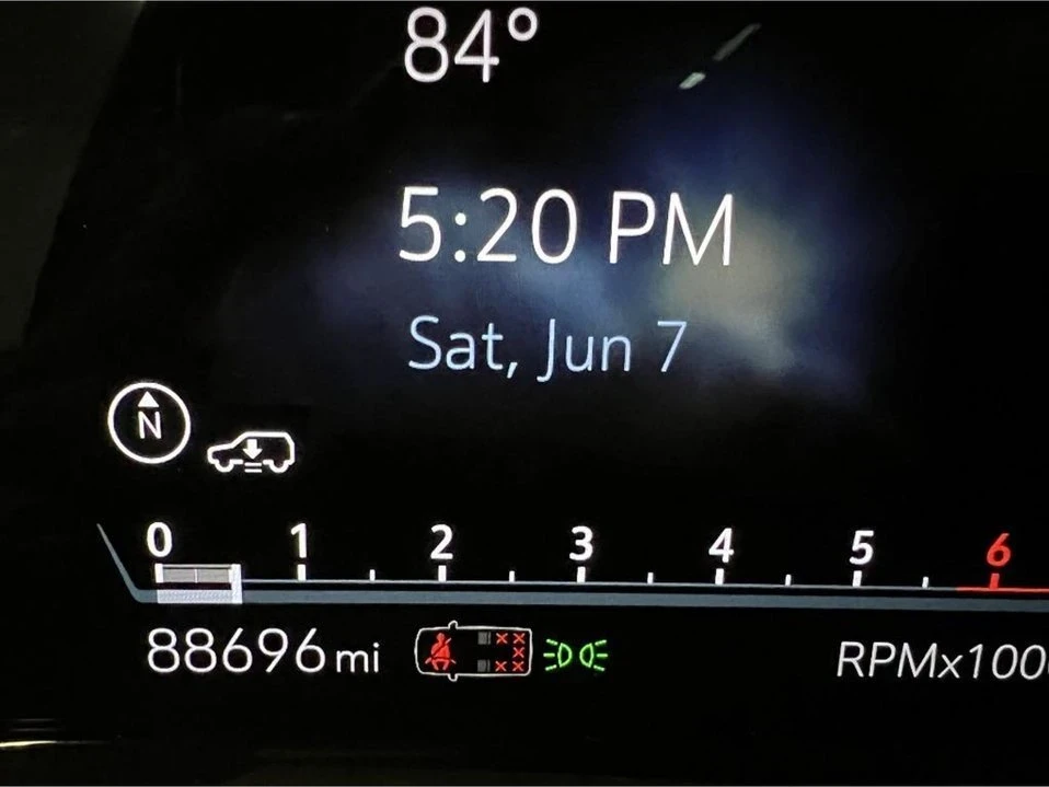 2022 Cadillac Escalade 5th Gen - Image 15 of 20