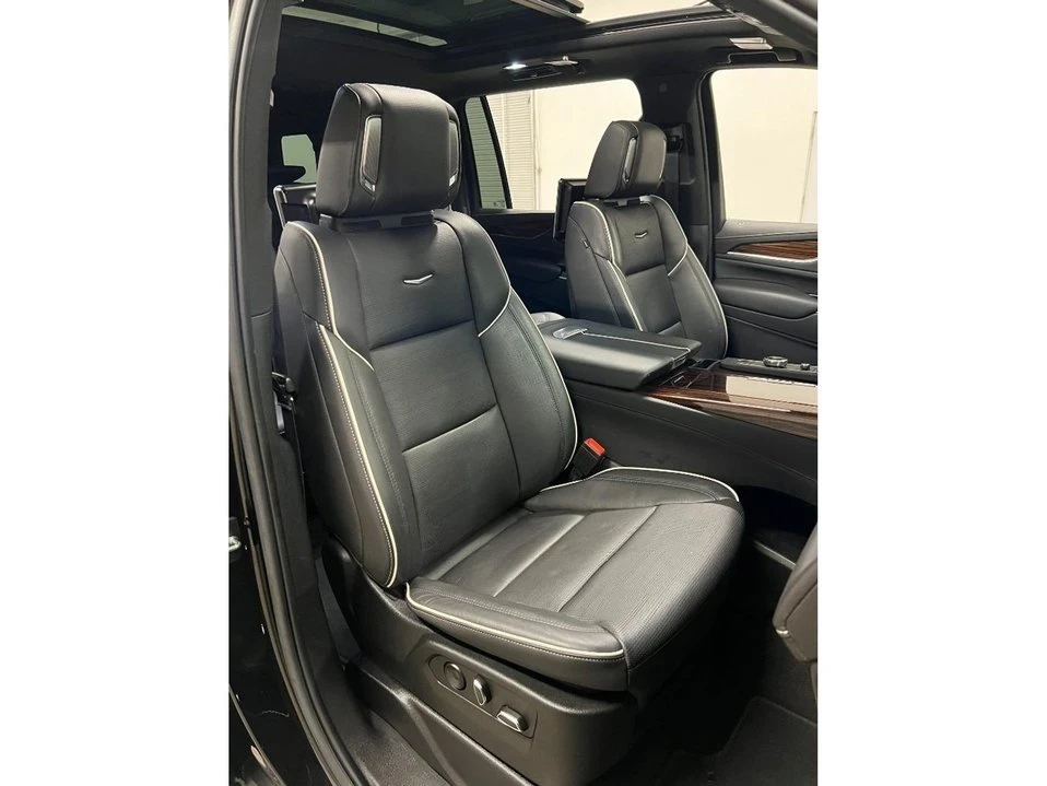 2022 Cadillac Escalade 5th Gen - Image 19 of 20