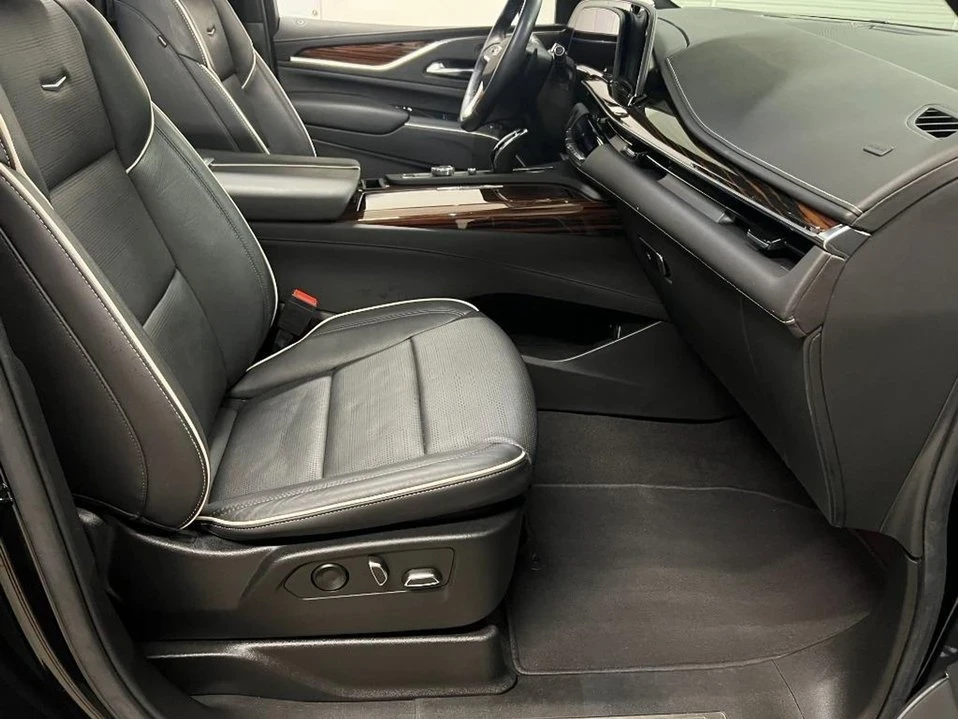 2022 Cadillac Escalade 5th Gen - Image 18 of 20