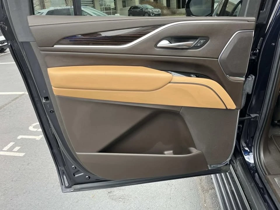 2022 Cadillac Escalade 5th Gen - Image 16 of 18