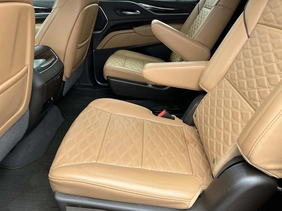 2022 Cadillac Escalade 5th Gen - Image 17 of 18