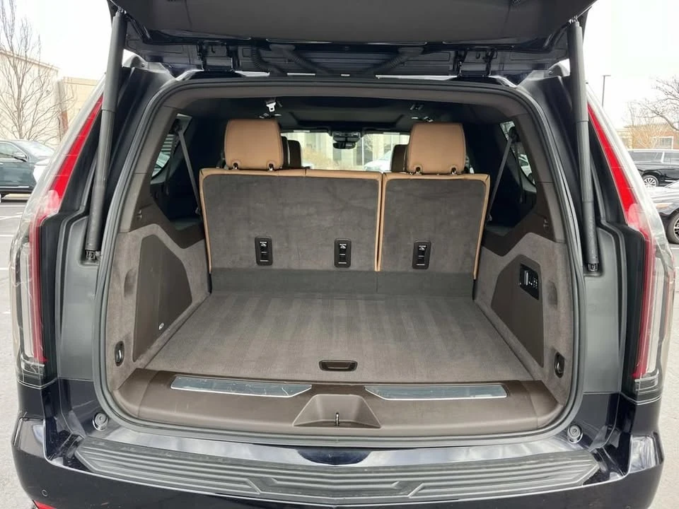 2022 Cadillac Escalade 5th Gen - Image 11 of 18
