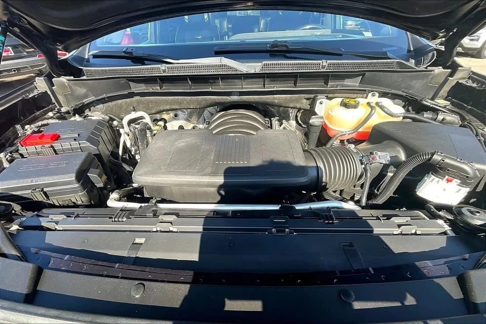 2022 Cadillac Escalade 5th Gen - Image 9 of 19