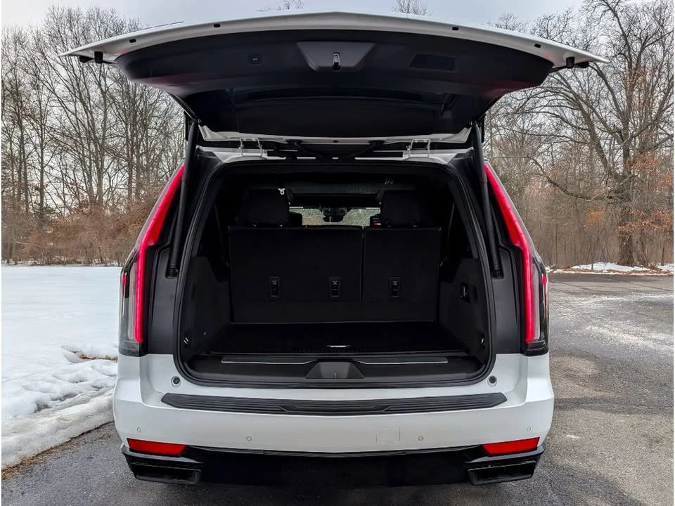 2022 Cadillac Escalade 5th Gen - Image 8 of 20