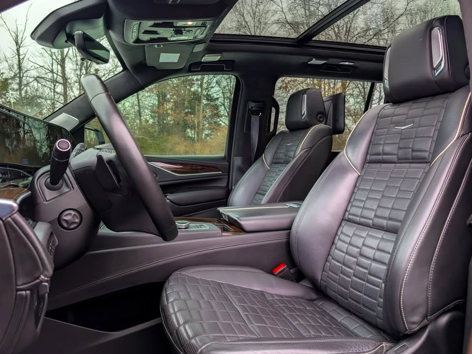 2022 Cadillac Escalade 5th Gen - Image 16 of 20