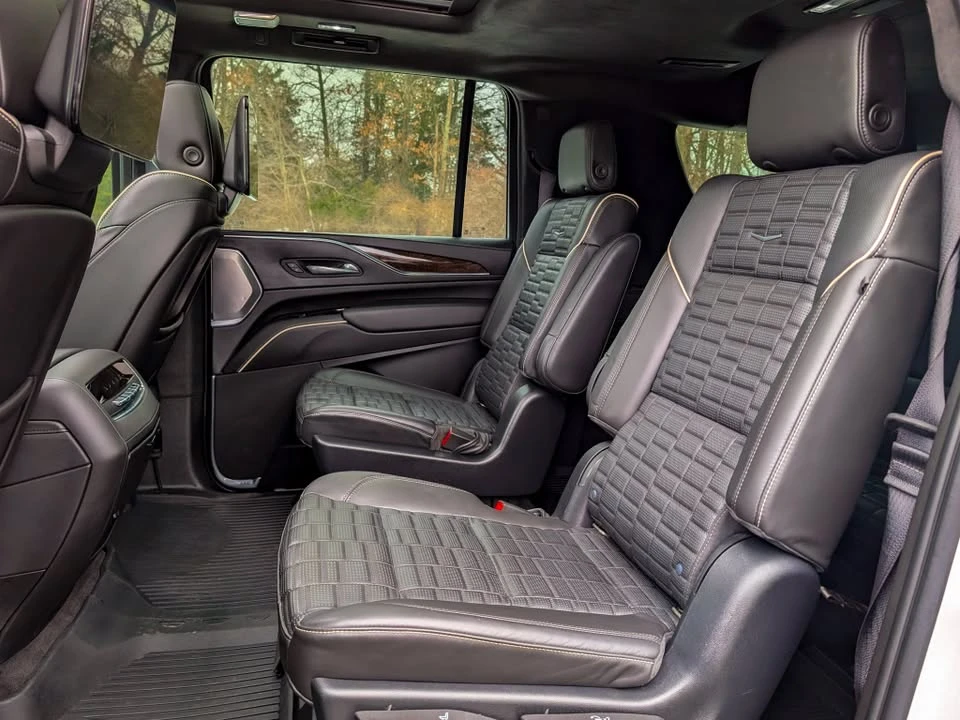 2022 Cadillac Escalade 5th Gen - Image 15 of 20