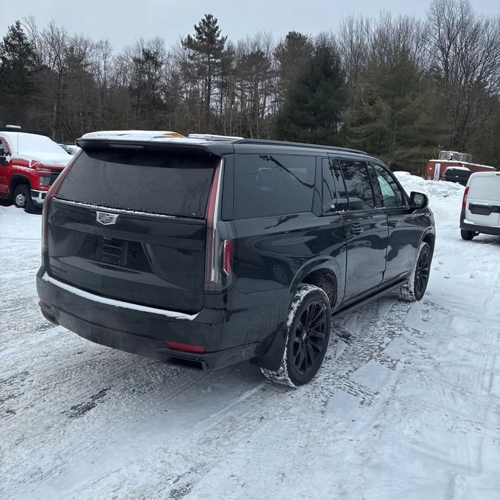 2022 Cadillac Escalade 5th Gen - Image 8 of 20