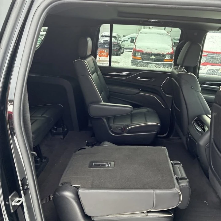 2022 Cadillac Escalade 5th Gen - Image 15 of 20