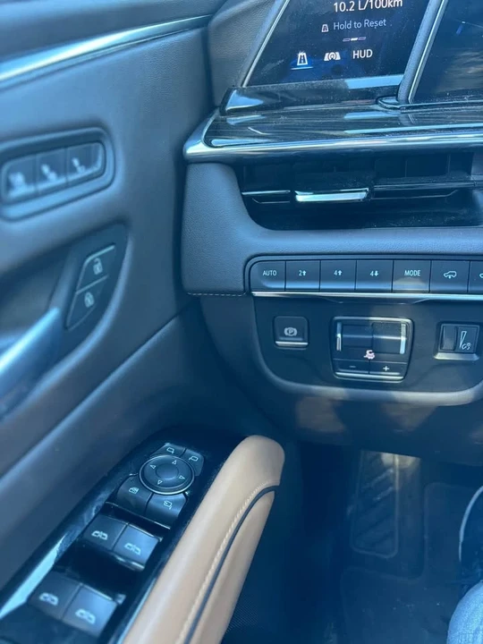 2022 Cadillac Escalade 5th Gen - Image 12 of 17
