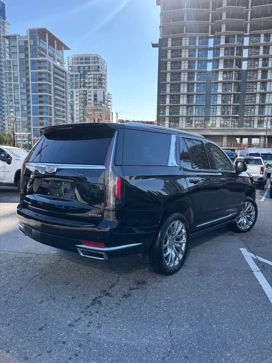 2022 Cadillac Escalade 5th Gen - Image 5 of 17
