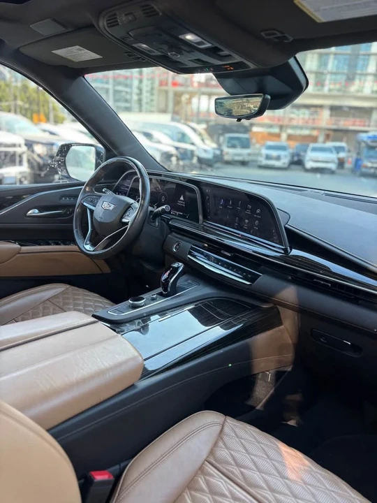 2022 Cadillac Escalade 5th Gen - Image 16 of 17