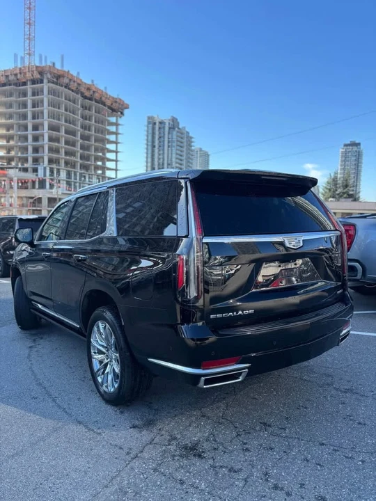 2022 Cadillac Escalade 5th Gen - Image 8 of 17