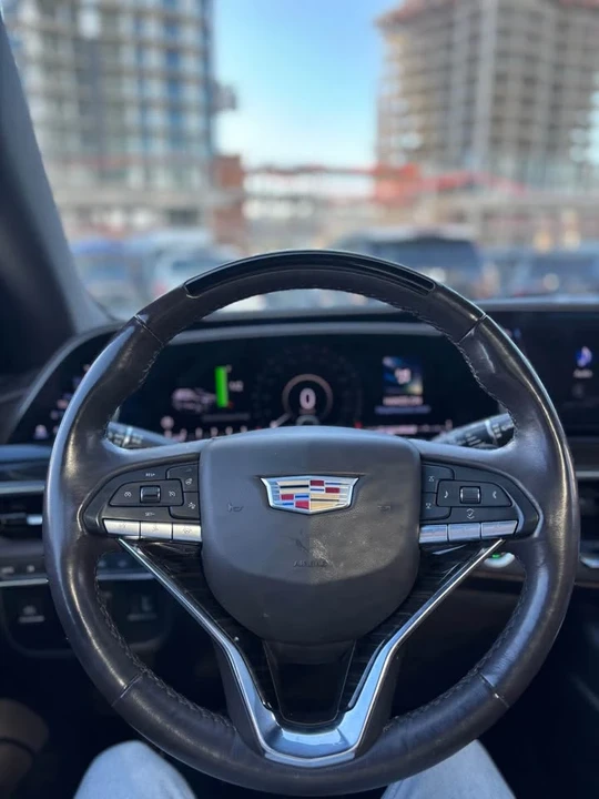 2022 Cadillac Escalade 5th Gen - Image 9 of 17