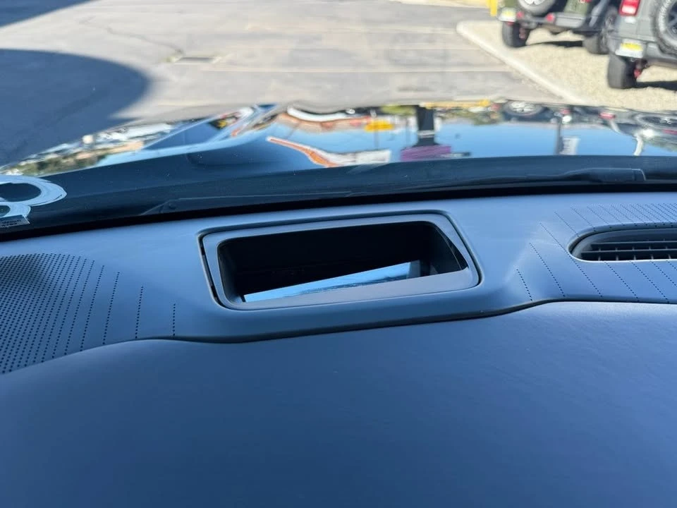 2022 Cadillac Escalade 5th Gen - Image 10 of 17