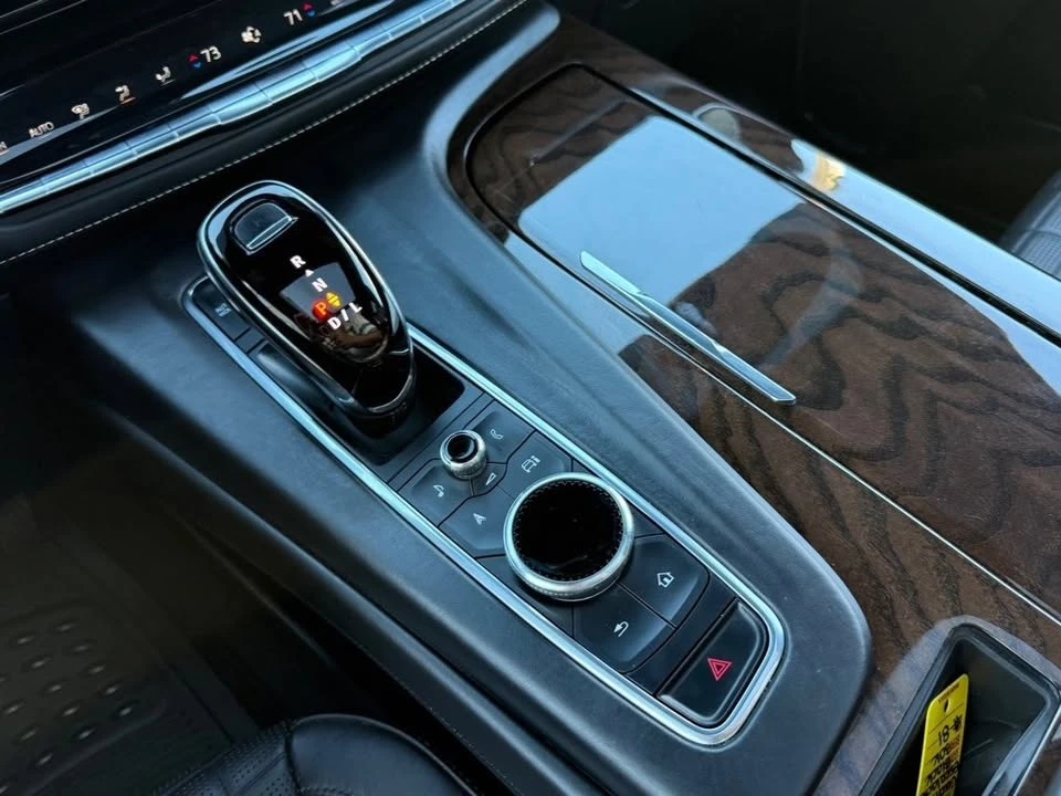 2022 Cadillac Escalade 5th Gen - Image 16 of 17