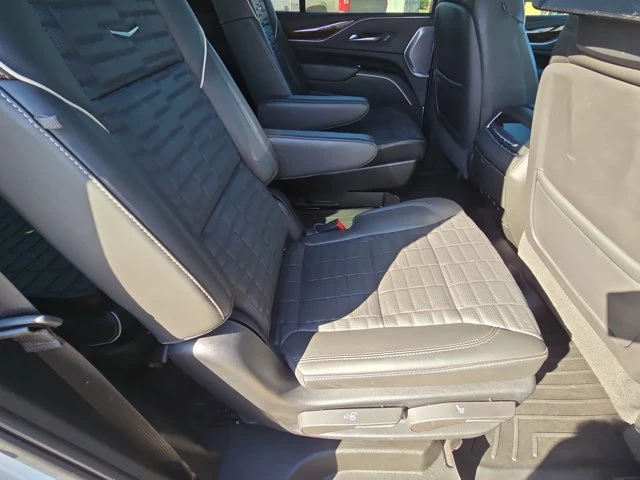 2022 Cadillac Escalade 5th Gen - Image 11 of 20
