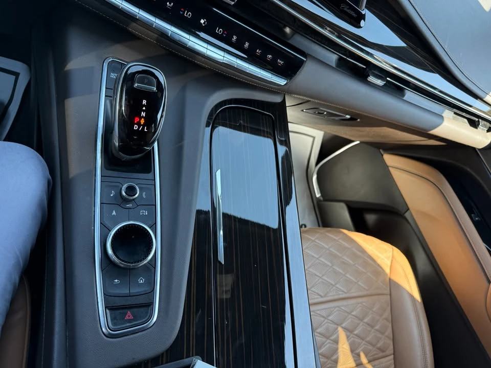 2022 Cadillac Escalade 5th Gen - Image 8 of 12