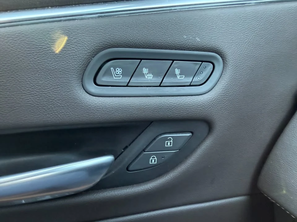 2022 Cadillac Escalade 5th Gen - Image 10 of 12
