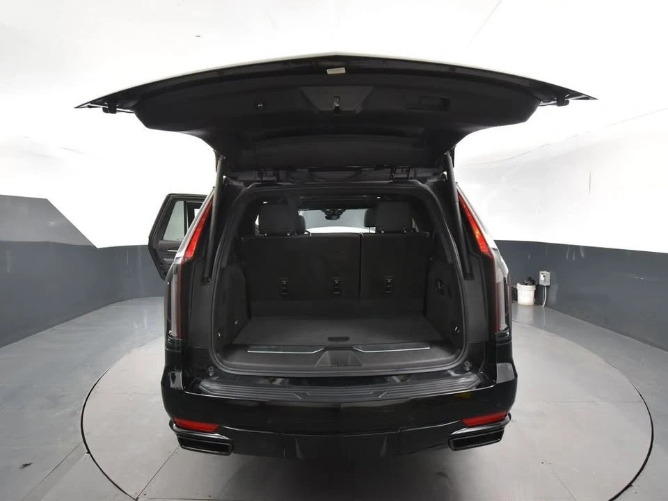 2022 Cadillac Escalade 5th Gen - Image 12 of 17