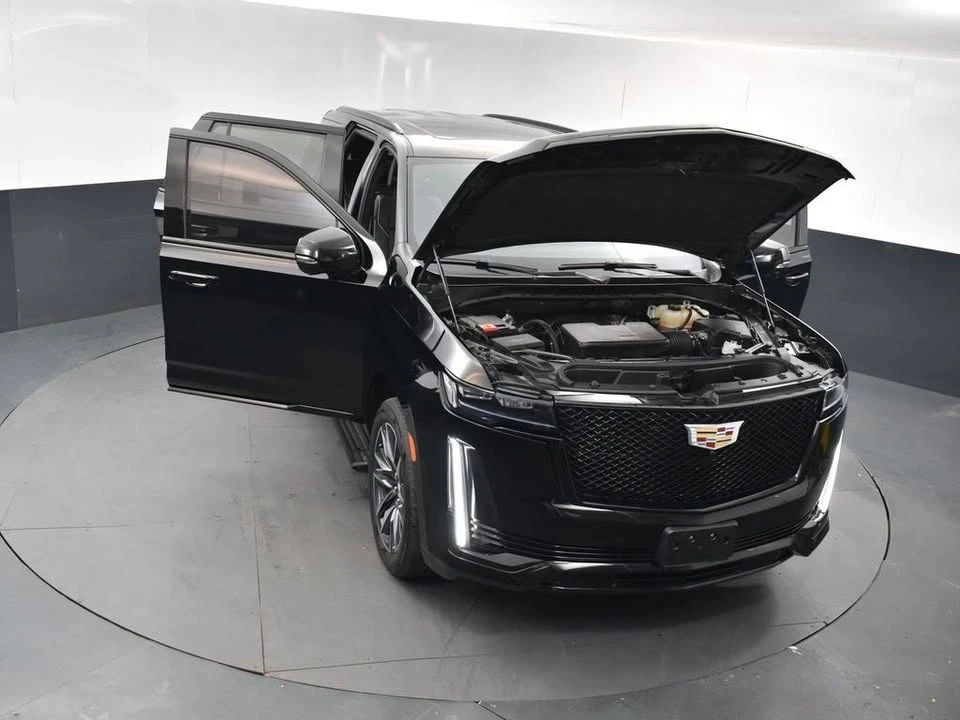 2022 Cadillac Escalade 5th Gen - Image 15 of 17