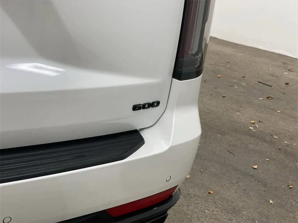 2022 Cadillac Escalade 5th Gen - Image 11 of 20