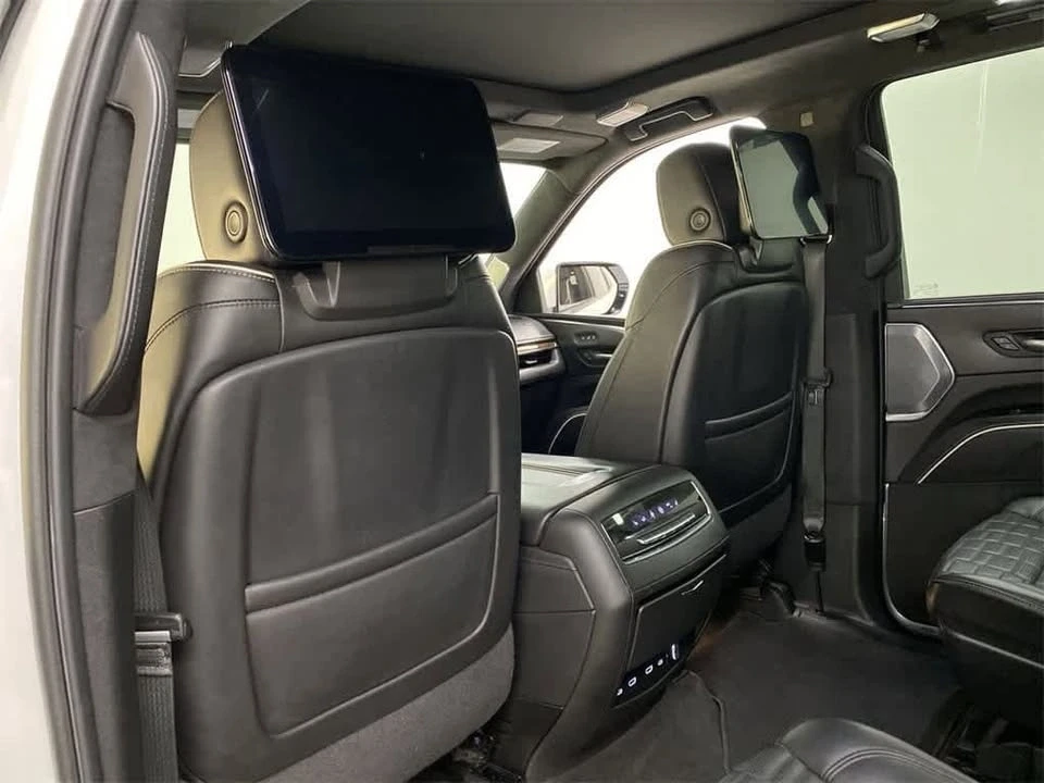 2022 Cadillac Escalade 5th Gen - Image 17 of 20