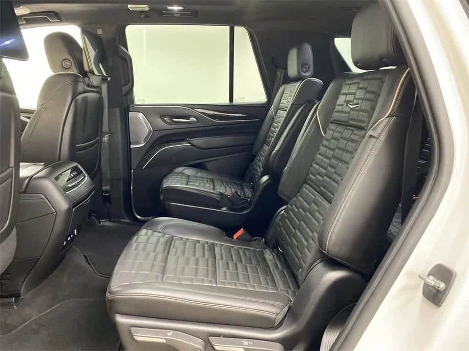 2022 Cadillac Escalade 5th Gen - Image 18 of 20