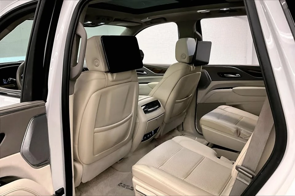 2022 Cadillac Escalade 5th Gen - Image 12 of 16