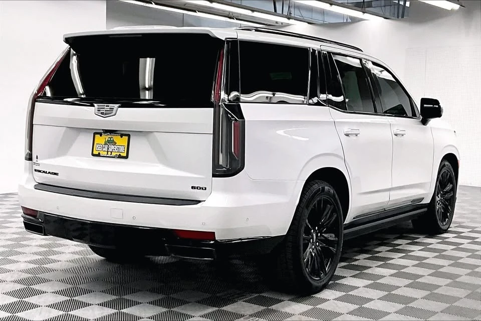 2022 Cadillac Escalade 5th Gen - Image 2 of 16