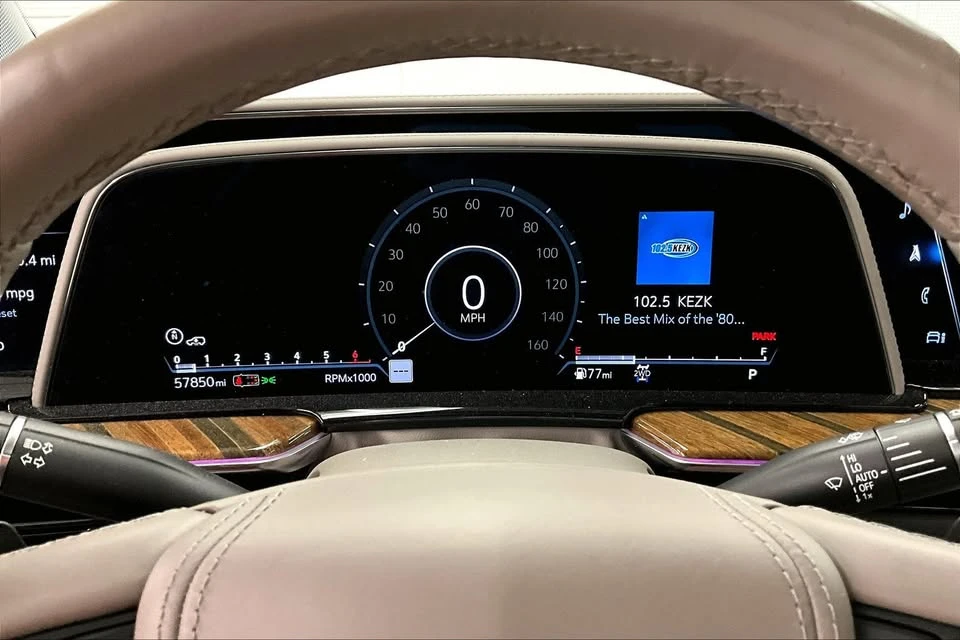 2022 Cadillac Escalade 5th Gen - Image 15 of 16