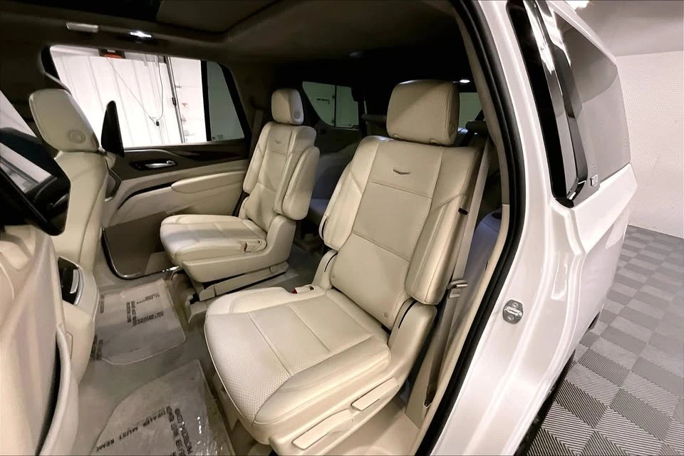 2022 Cadillac Escalade 5th Gen - Image 9 of 16
