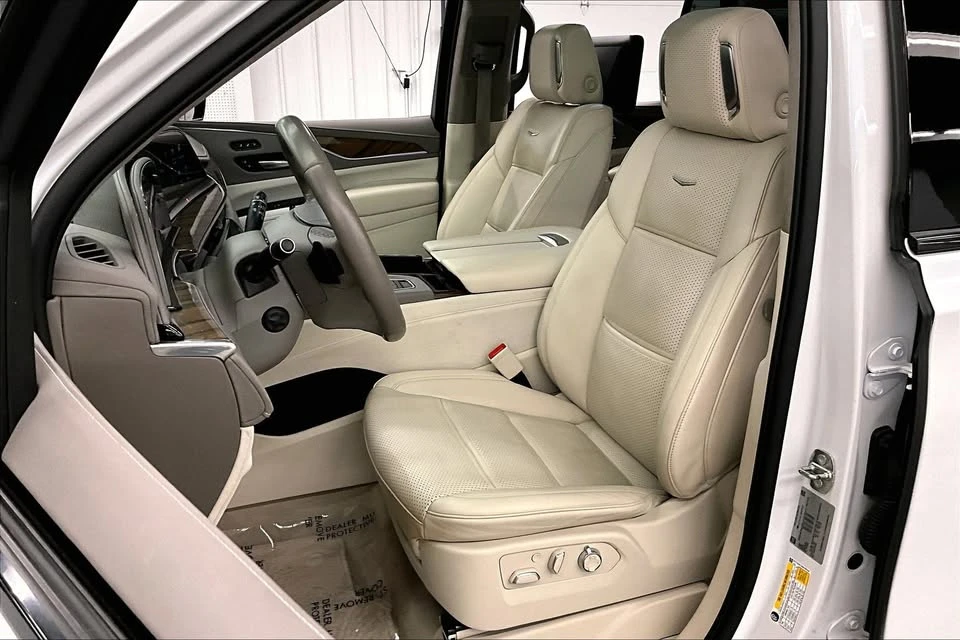 2022 Cadillac Escalade 5th Gen - Image 8 of 16