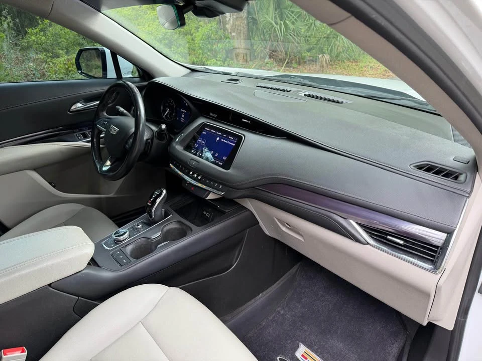 2022 Cadillac XT4 - Image 14 of 17