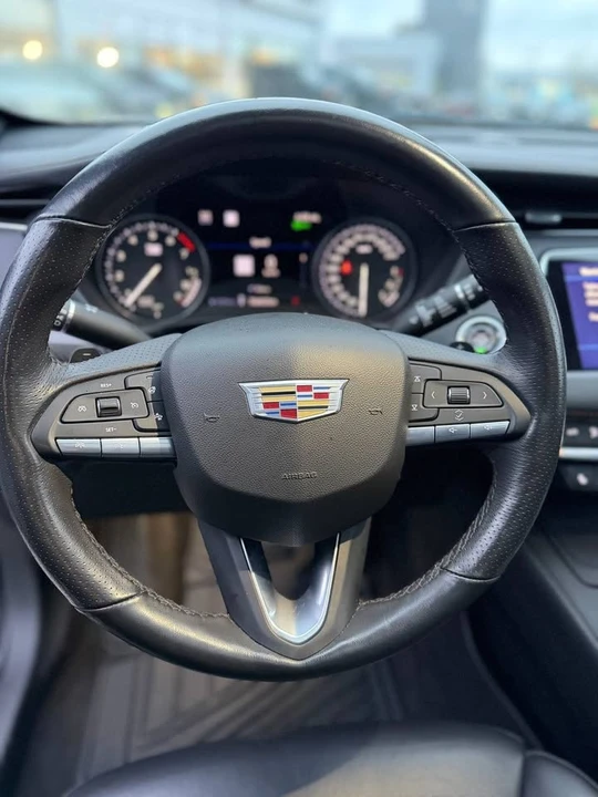 2022 Cadillac XT4 - Image 11 of 17