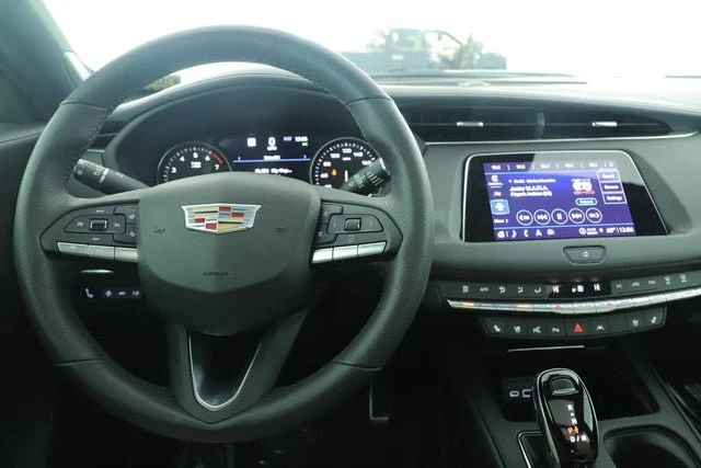 2022 Cadillac XT4 - Image 14 of 17