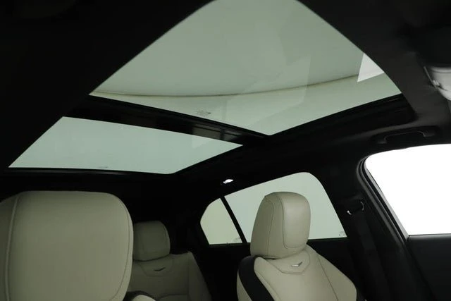 2022 Cadillac XT4 - Image 11 of 17