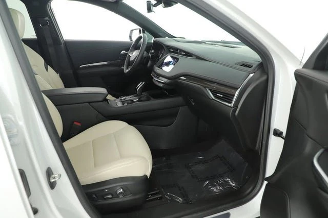 2022 Cadillac XT4 - Image 9 of 17