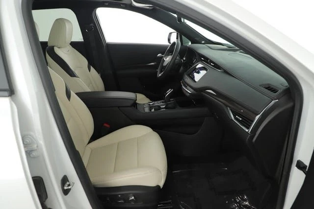 2022 Cadillac XT4 - Image 12 of 17