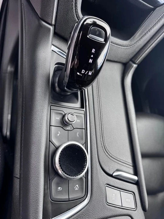 2022 Cadillac XT5 - Image 3 of 14