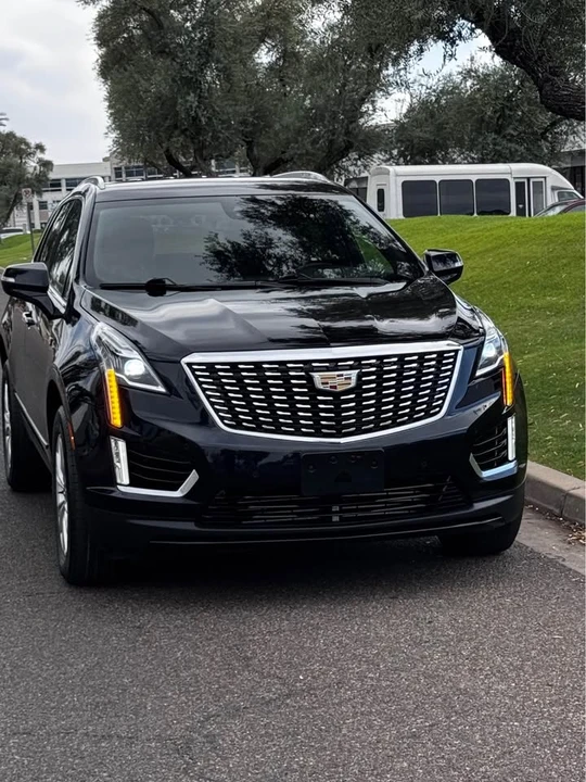 2022 Cadillac XT5 - Image 2 of 14
