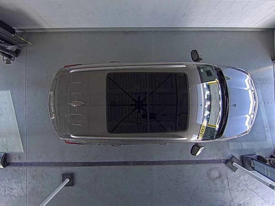2022 Cadillac XT5 - Image 16 of 18