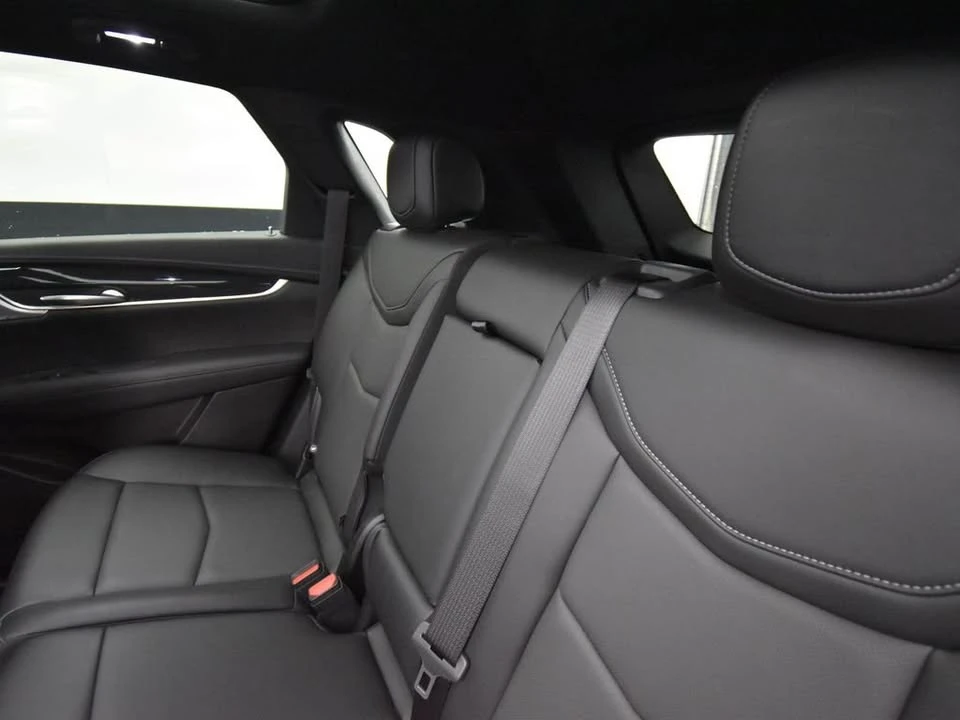 2022 Cadillac XT5 - Image 8 of 10