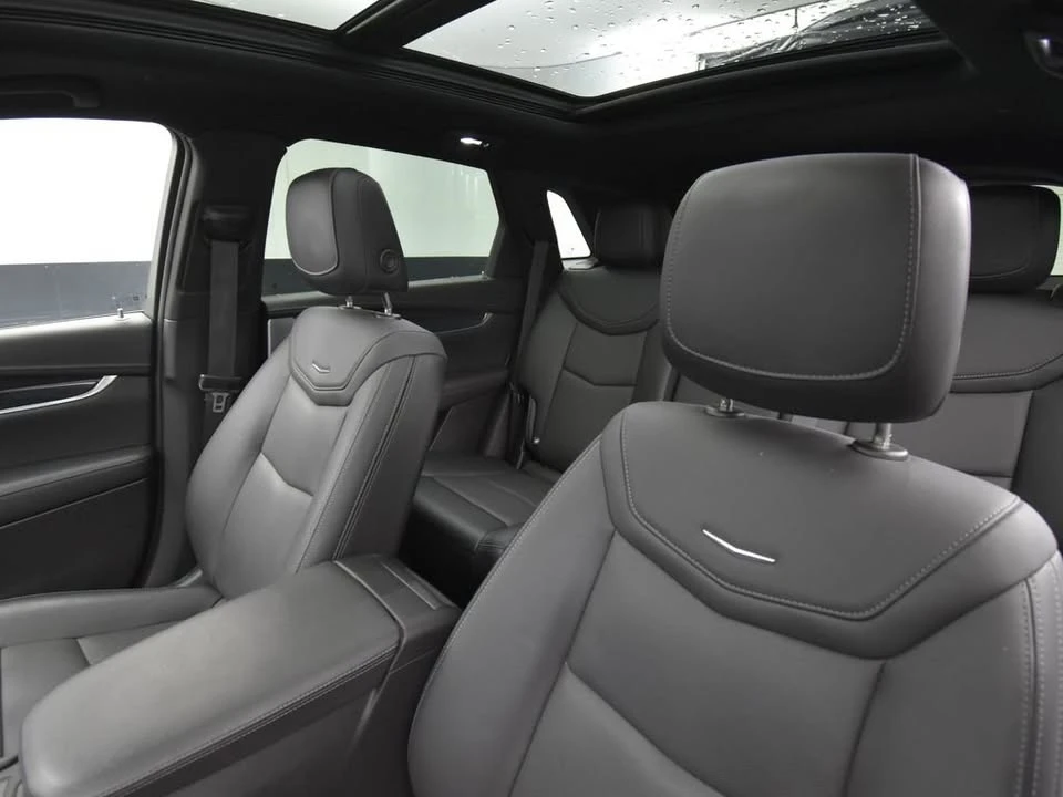 2022 Cadillac XT5 - Image 9 of 10