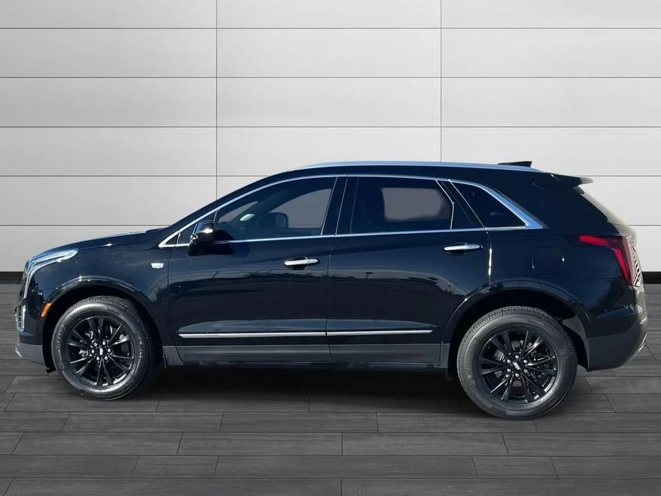 2022 Cadillac XT5 - Image 2 of 20