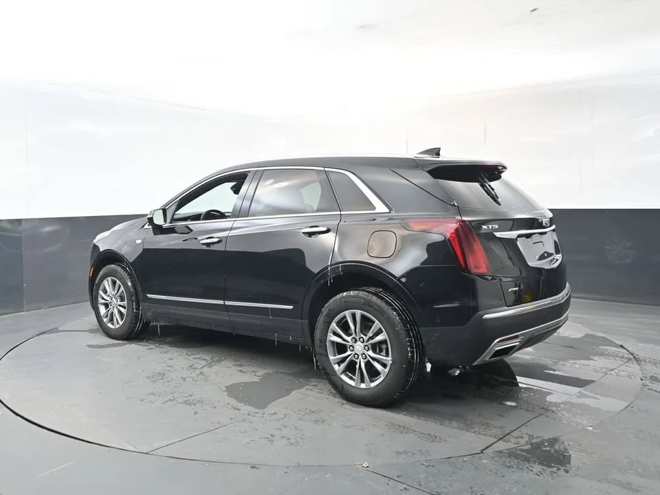2022 Cadillac XT5 - Image 2 of 10