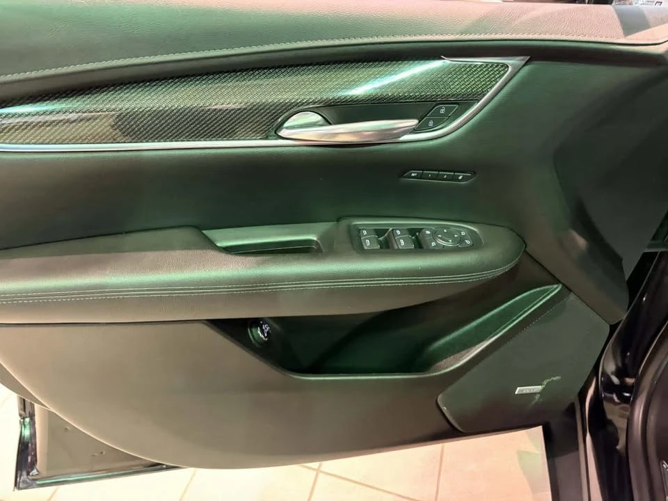 2022 Cadillac XT5 - Image 10 of 20